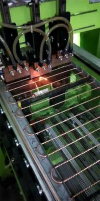 रेफ्रिजरेटर कंडेनसर वायर स्वचालित वेल्डिंग मशीन 150KVA मल्टी हेड 380V